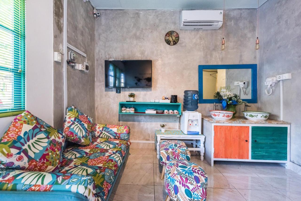 Write Hostel Batununggul Esterno foto
